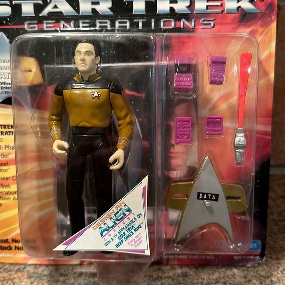 Star Trek Generations LT Commander Data Figurine - Picture 2 of 8